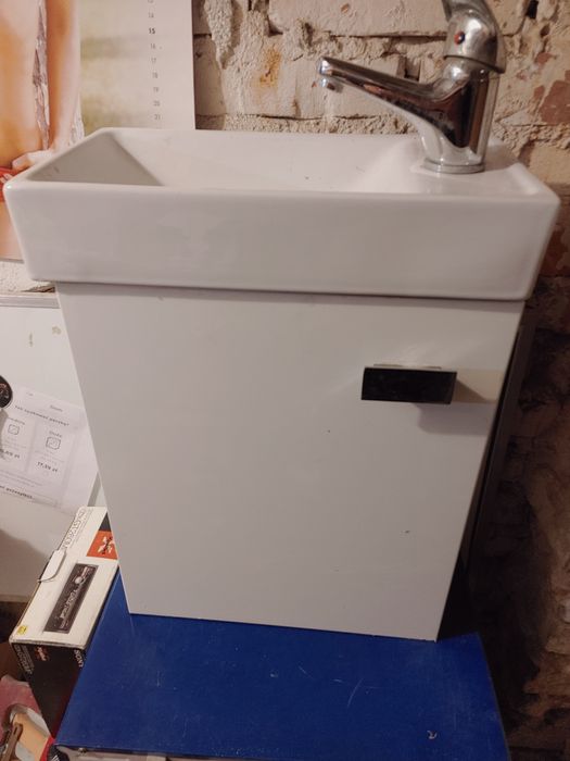 Umywalka + szafka + bateria