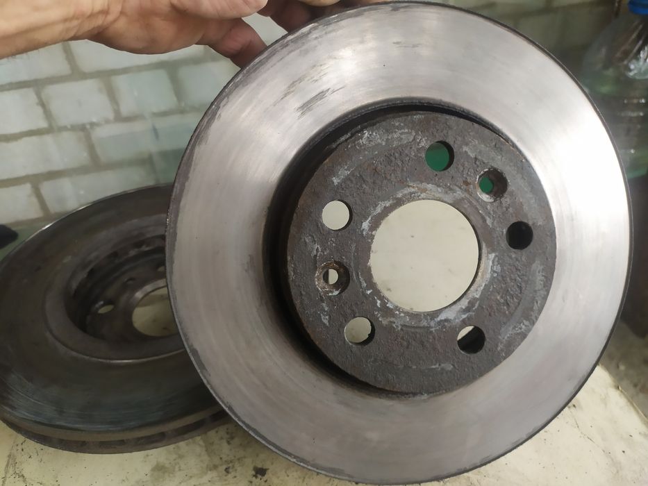 Диски тормозные передние Renauit Kangoo 2