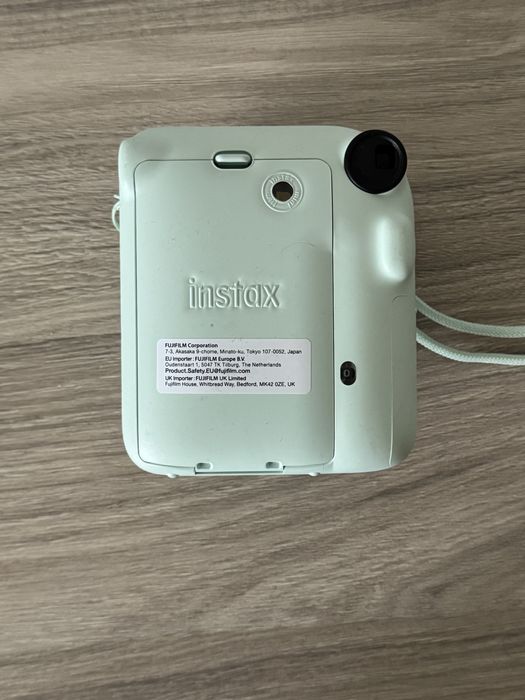 продам fujifilm instax mini 12 полароид