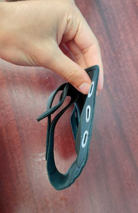 Braçadeira Desportiva para Telemóvel com Bolso (Preta)
