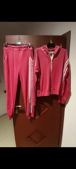 Dres welurowy kolor różowy