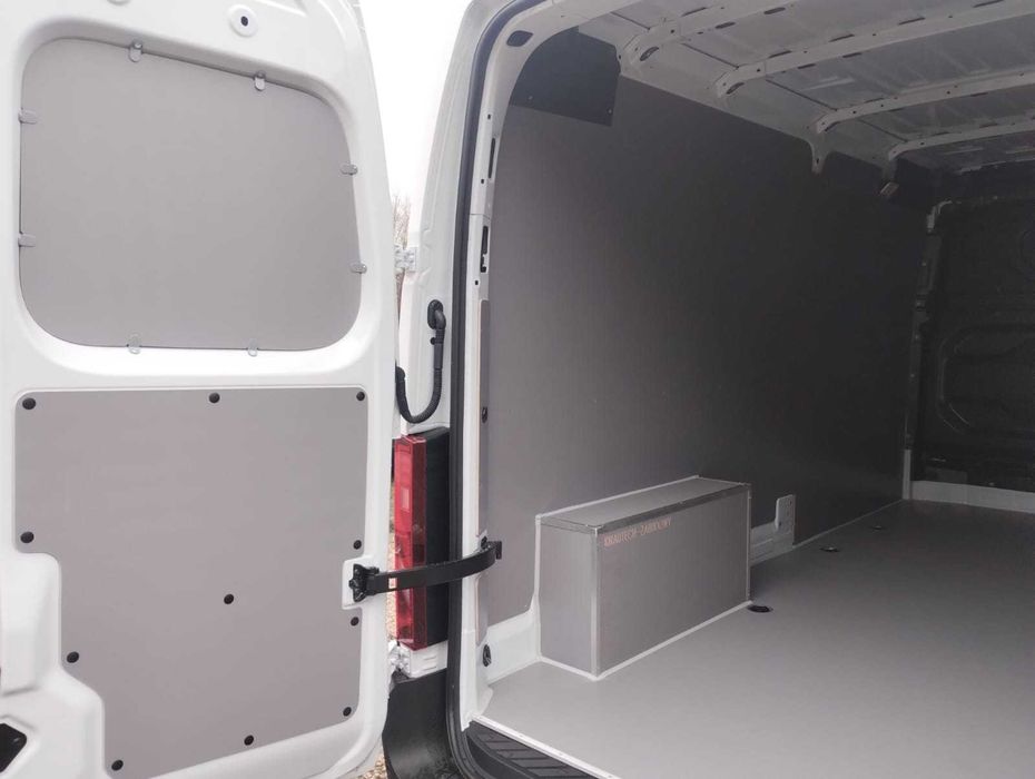 Renault Master L3H2 --- Profesjonalne zabudowy aut dostawczych PREMIUM