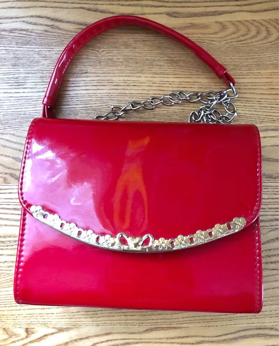 Сумка червона з лакованої шкіри
