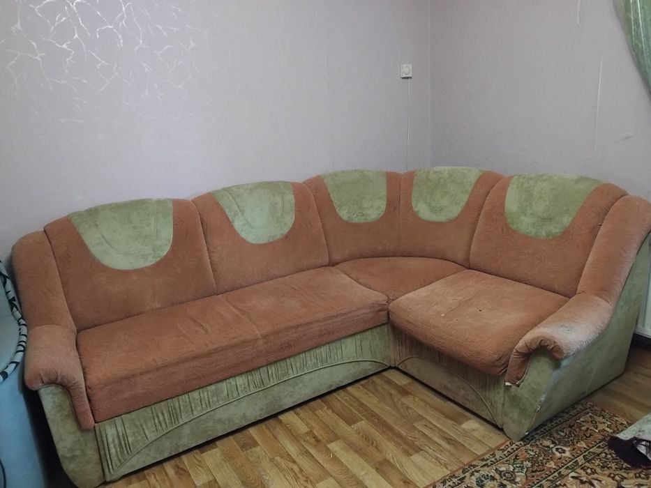 Диван кутовий продам