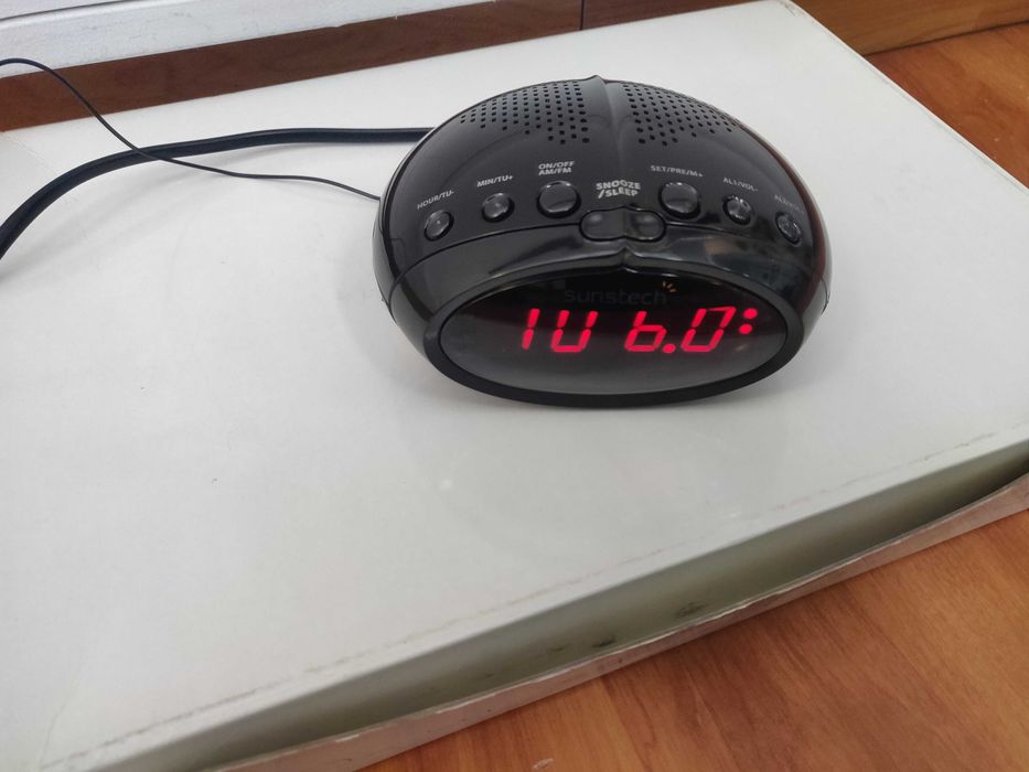 Rádio Despertador Digital Sunstech-Como Novo