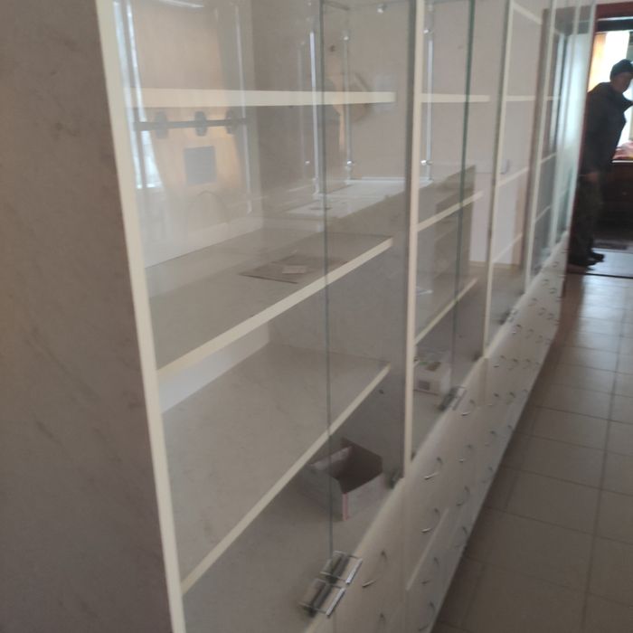 Продам Меблі в Аптеку