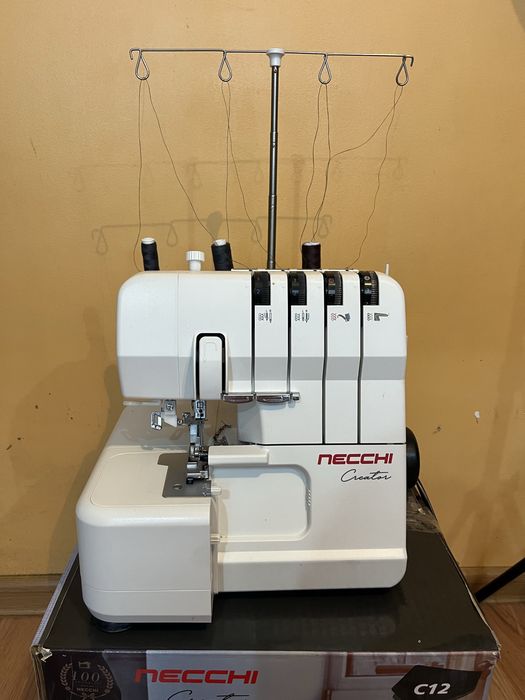 Оверлок Necchi Creator C12 — ідеальний стан