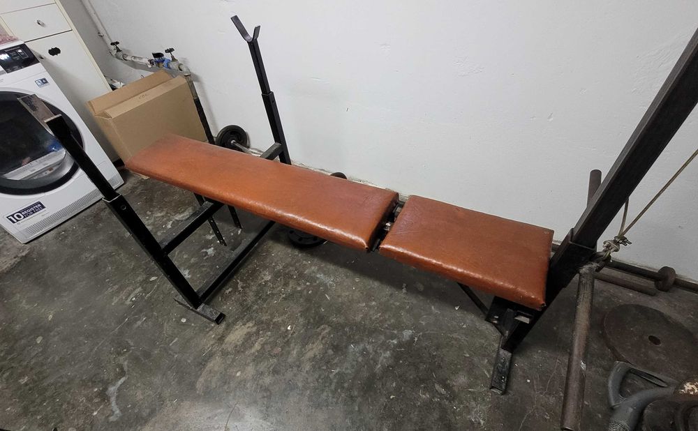 Solidna ławeczka do ćwiczeń z wyciągiem