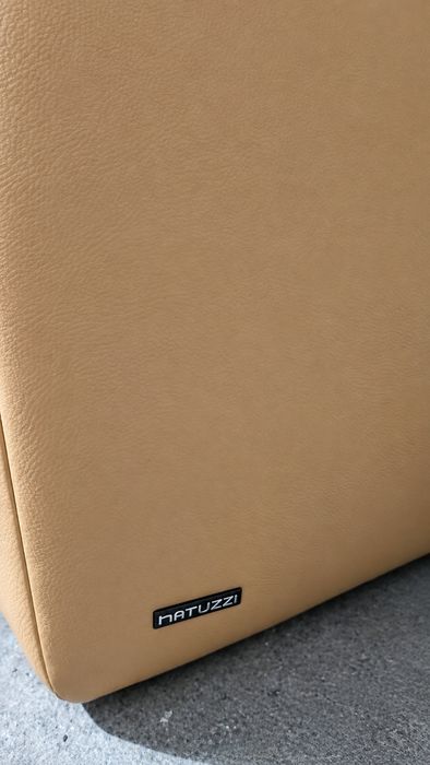 Шкіряний   двомісний диван  бренд Natuzzi.  Італія. Бездоганний