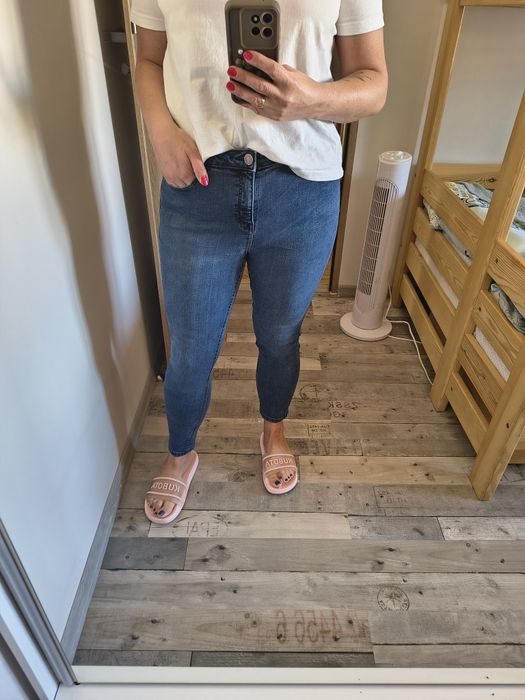 Paczka jeansów rozmiar 40