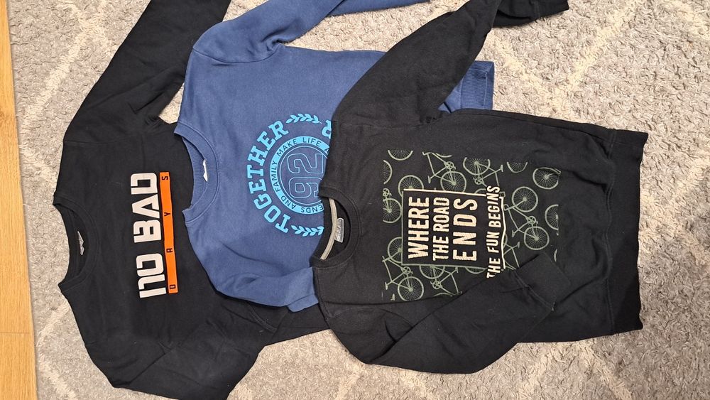 Zestaw koszulek i bluz