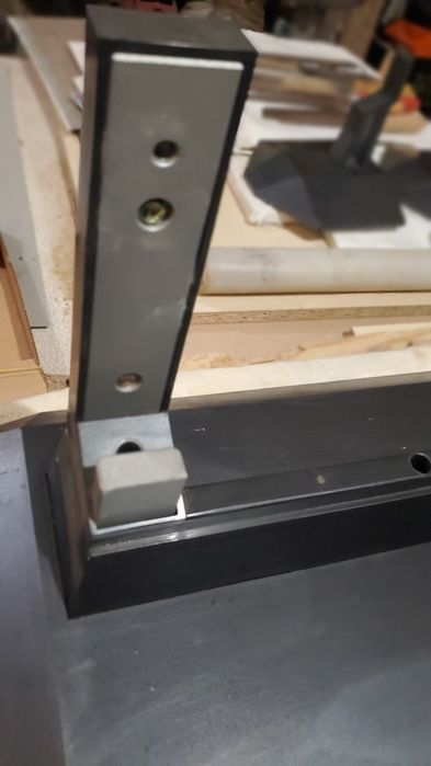 Подставка под телевизор