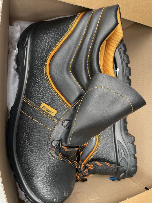 Buty robocze protektor r.44 cena podana  za 3 pary