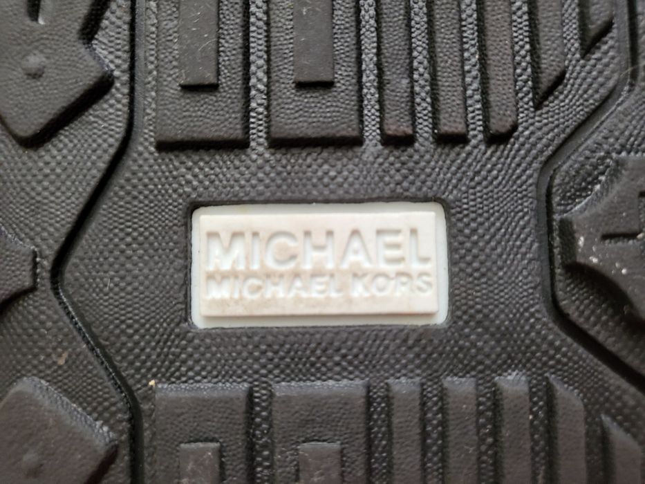 Продаю стильные слипоны Michael Kors