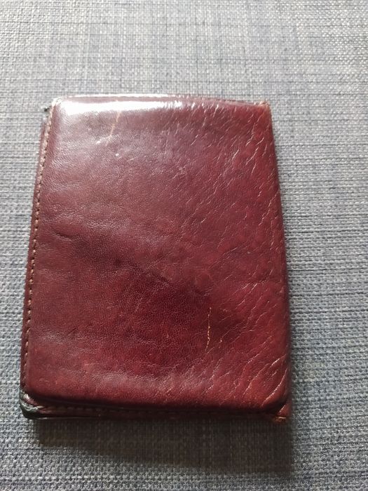 Carteira em pele