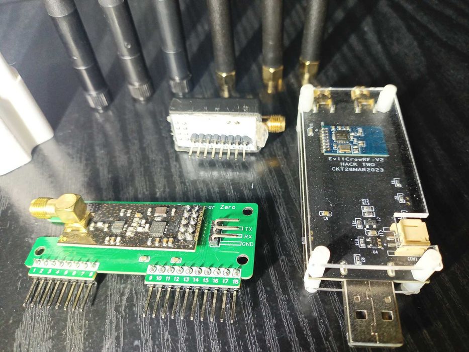 Zestaw modułów RF do Flipper Zero CC1101, NRF24 oraz EvilCrow RF V2