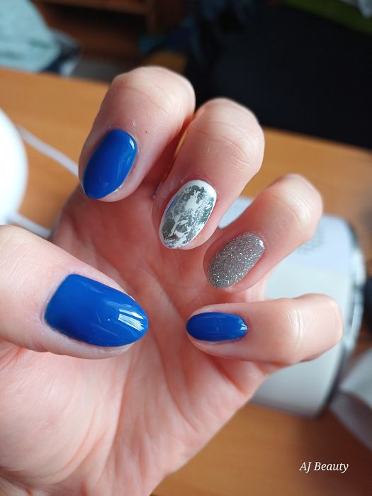 Paznokcie hybrydowe i żelowe