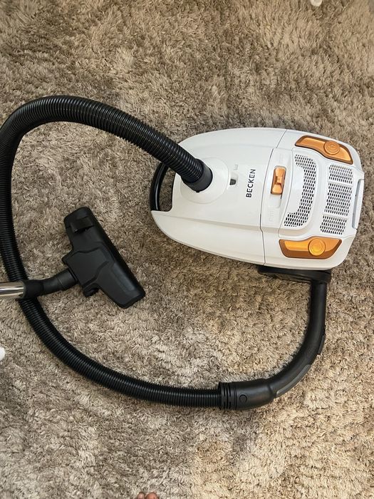 Aspirador, vendo aspirador novo , da marca beken