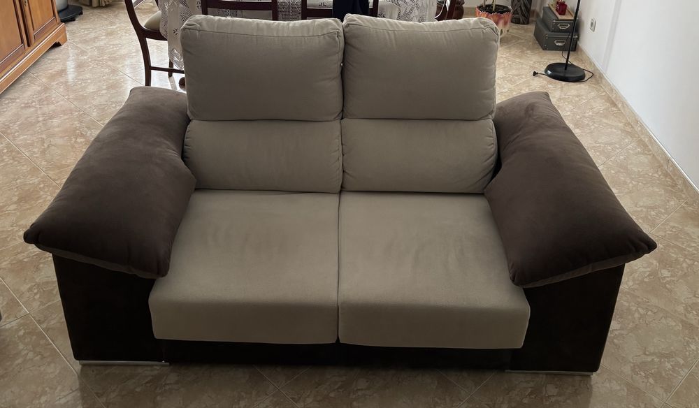 Vendo Sofá com assentos ajustáveis