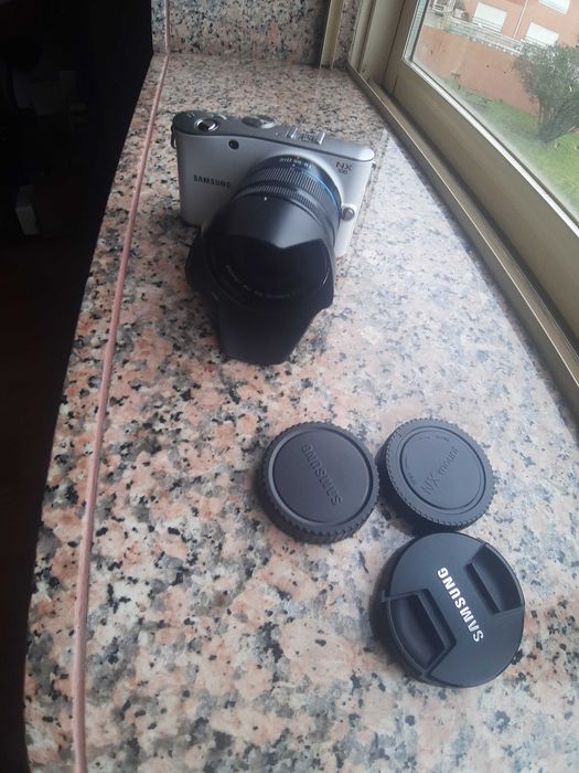 Samsung NX100 + acessórios, Câmara digital