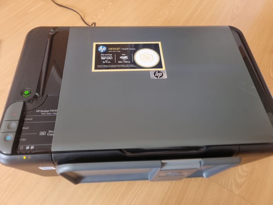 Impressora Hp deskjet F2420 tres em um, imprime, fotocopiq e digitaliz