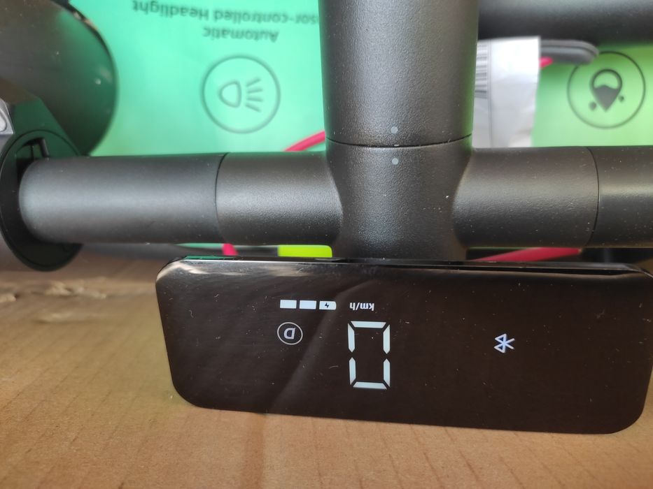 Hulajnoga elektryczna Navee V25i Pro 300W  bluetooth  EABS nowa