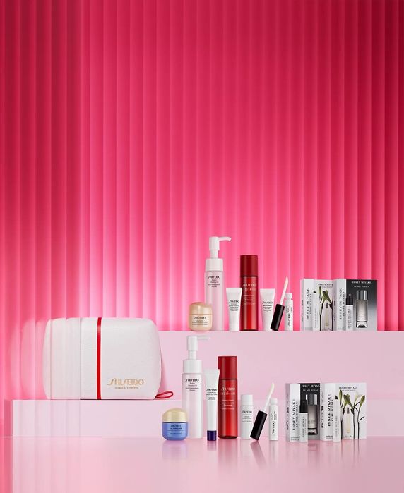 Shiseido набор тревел косметики в большой косметичке