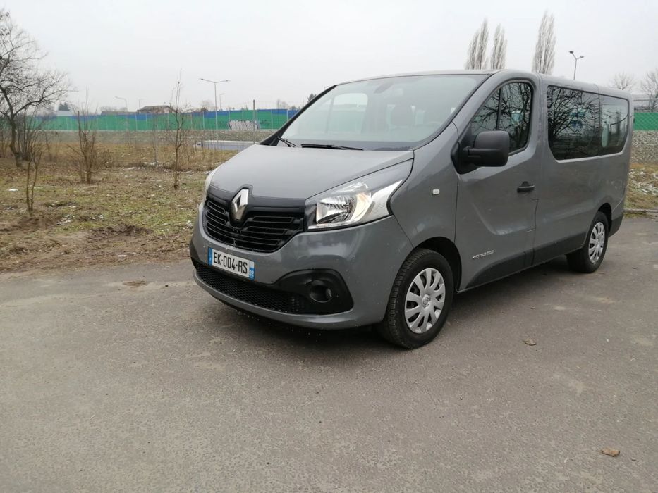 Renault Trafic 9 osobowy, niski przebieg
