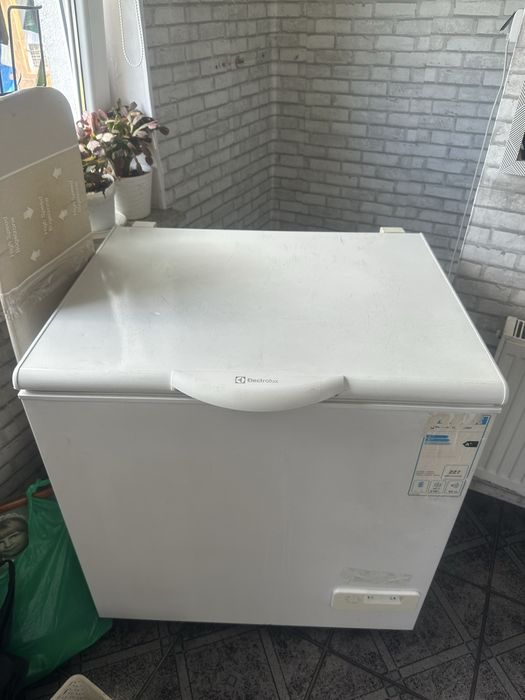 Sprzedam Zamrażarke  200 l