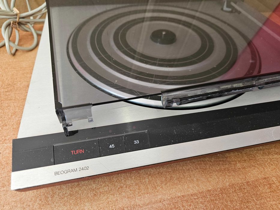 Gramofon Bang Olufsen Beogram 2402