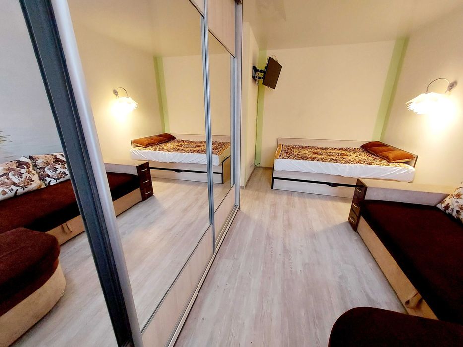 метро Дорогожичі,вул.Рилеева 25. Подільский район.