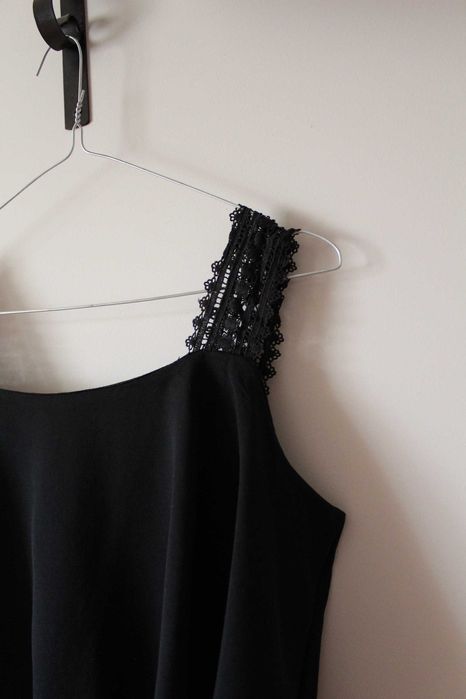 Стильний елегантний чорний комбінезон міді з воланом та кюлотами S/M