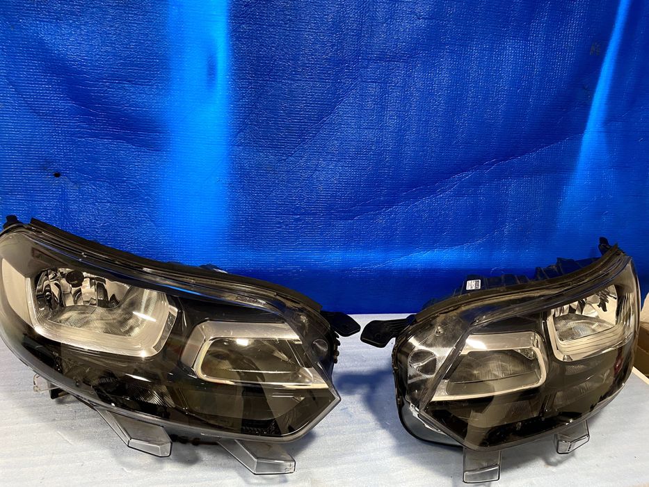 lampa przód prawa lewa Citroen Jumpy III Vivaro C 9808567780-00