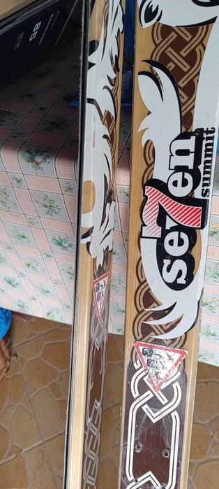 Narty skiturowe bez wiązań