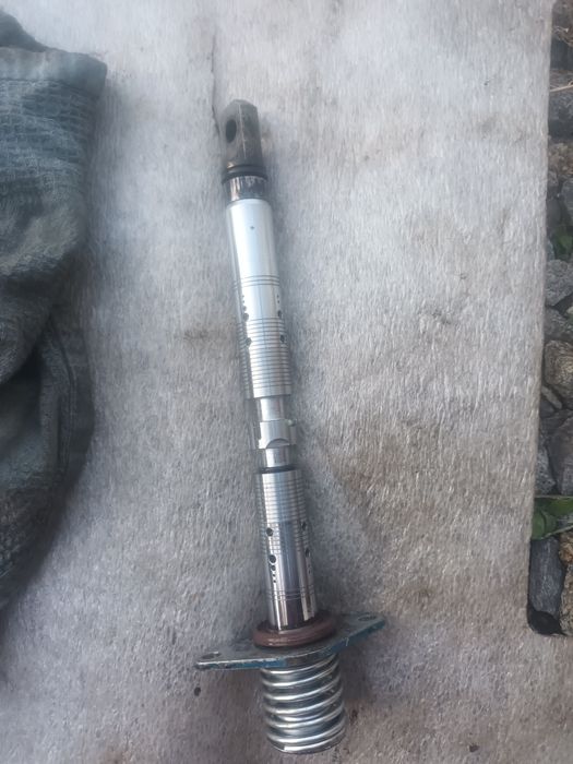 Suwak rozdzielacza case 580 sr