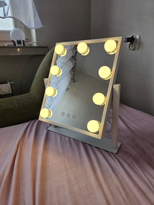 Lusterko kosmetyczne LED