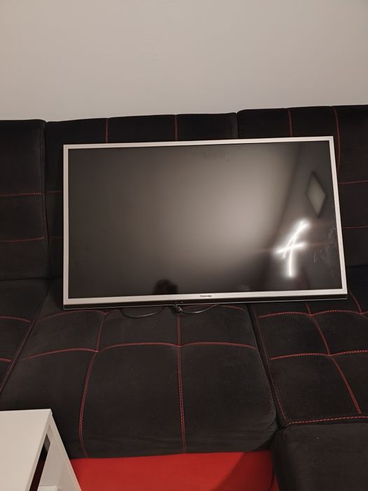 Telewizor  Toshiba  42 całe  3D