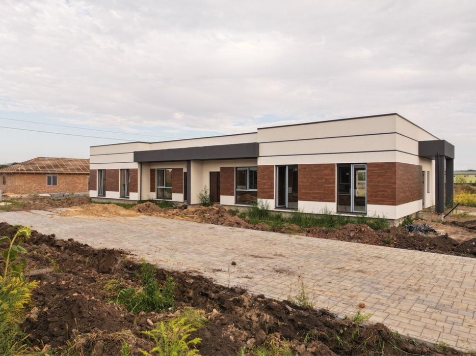 Продам збудований котедж вул. Успішна