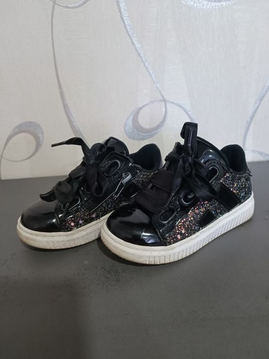 Кросівки для дівчинки шкіряні