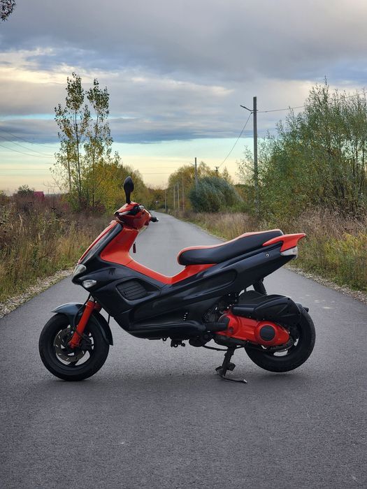 GILERA runner VXR 200
