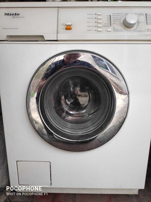 Пральна машина Miele.