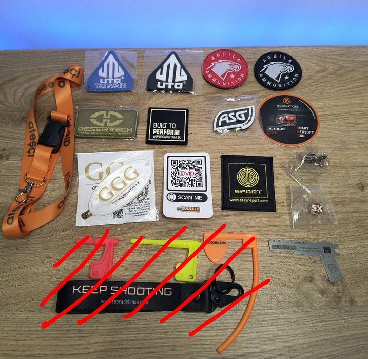 Gadżety, Naklejki, Patche