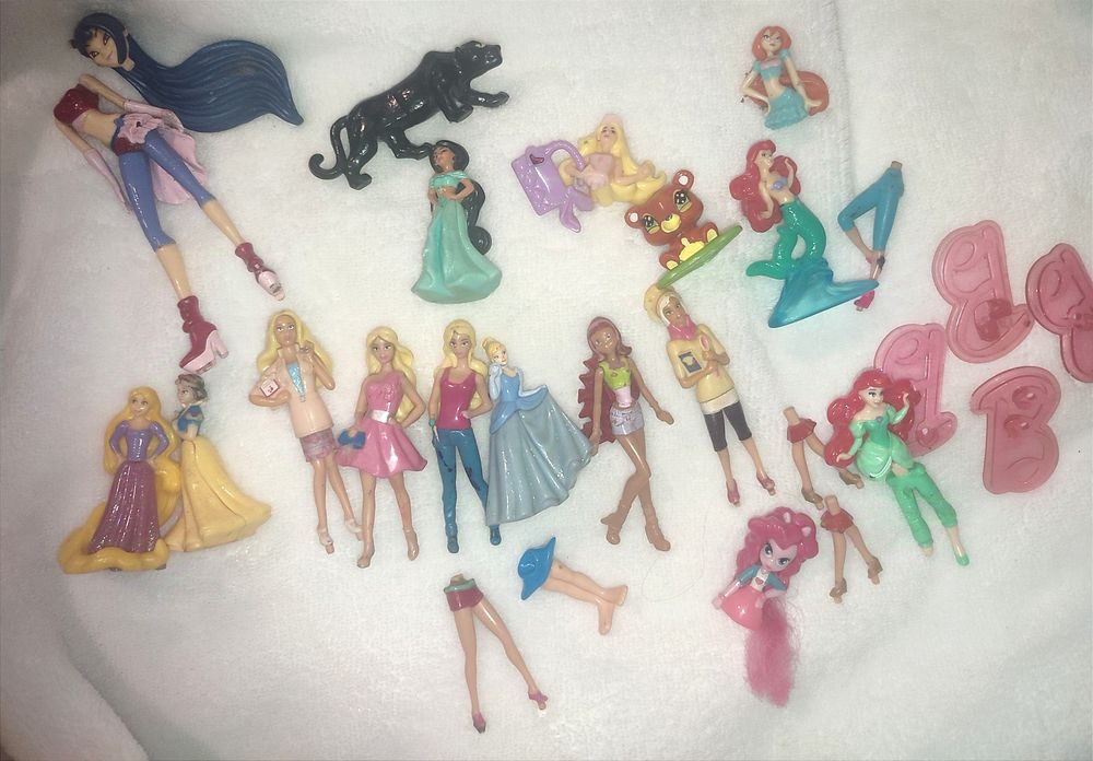 Кіндери barbie, winx,pony, Disney