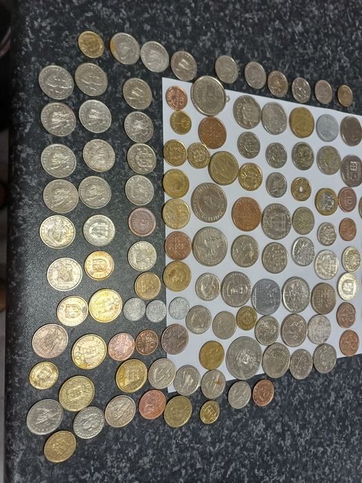 Moedas portuguesas.estrangueiras,escudos etc,varios paises,antigas