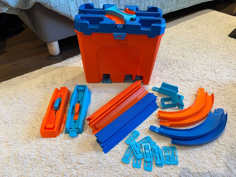 Hot Wheels Track Builder Deluxe Stunt Box GGP93