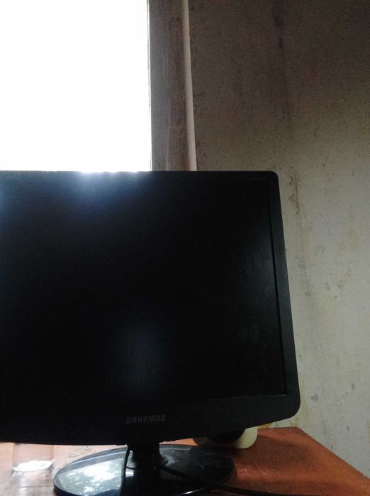 Продаю монітор Samsung 17 дюймів