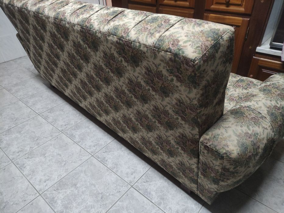 Sofá cama usado em bom estado