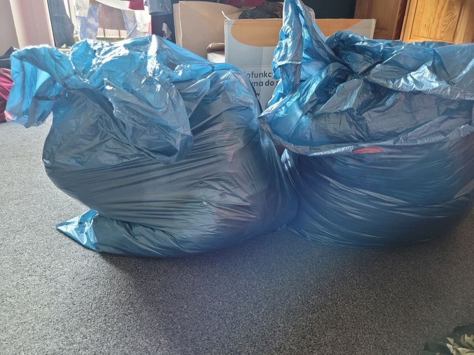 Oddam ubrania vintage