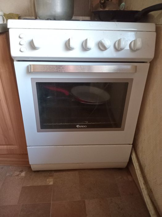 Продам бытовую технику, диван, кресло,  печь,  кондиционери т .п