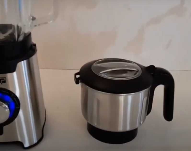 Универсальный  кухонный блендер с кофемолкой